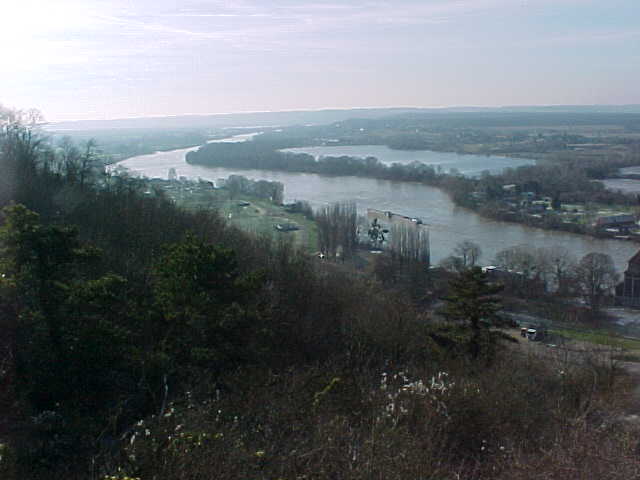 264 - LA SEINE, LARGE ET MAJESTUEUSE.jpg
